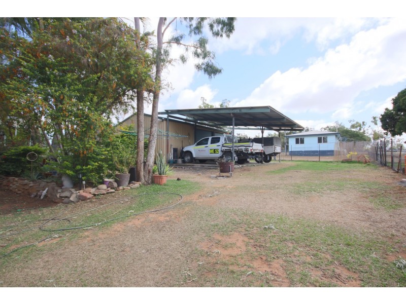 16 Oxley Drive, Moranbah QLD 4744