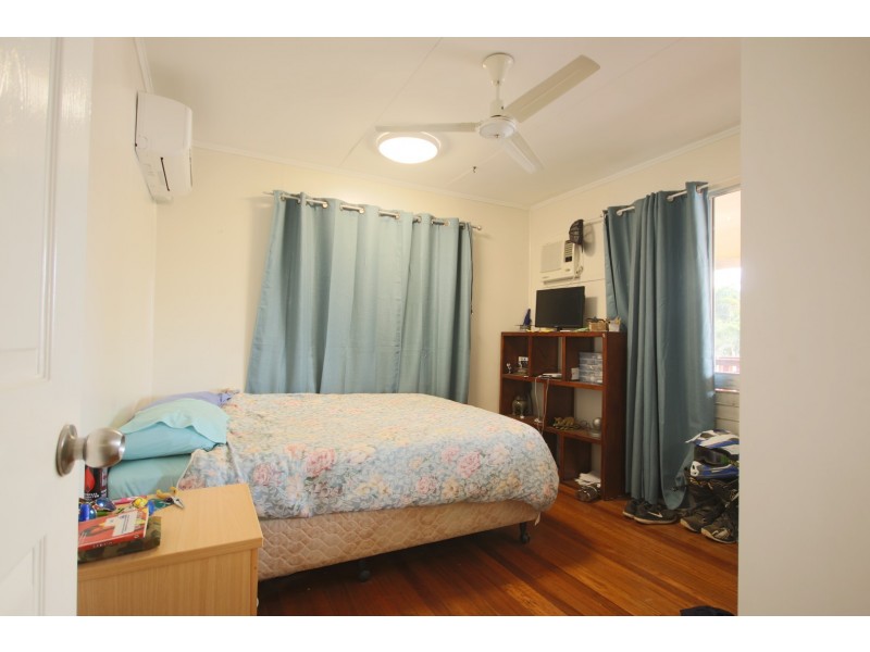 16 Oxley Drive, Moranbah QLD 4744