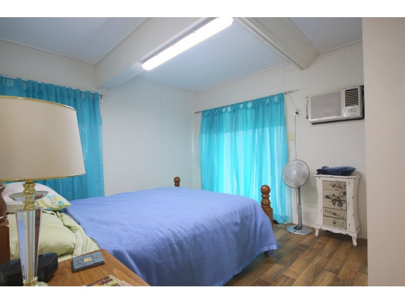 16 Oxley Drive, Moranbah QLD 4744