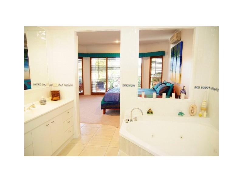 37 Beach Road, Dolphin Heads QLD 4740