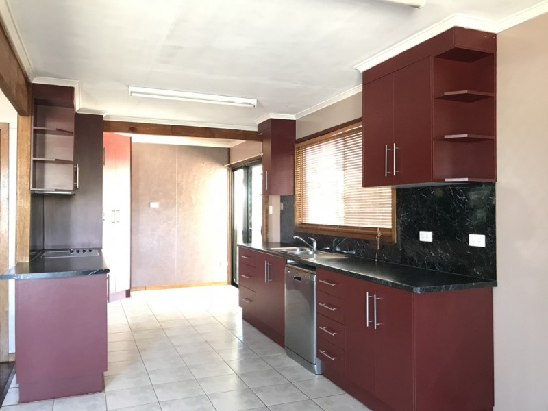 5 Lyons Court, Moranbah QLD 4744