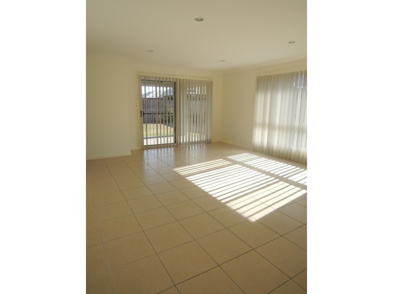 57 Schooner Ave, Shoal Point QLD 4750