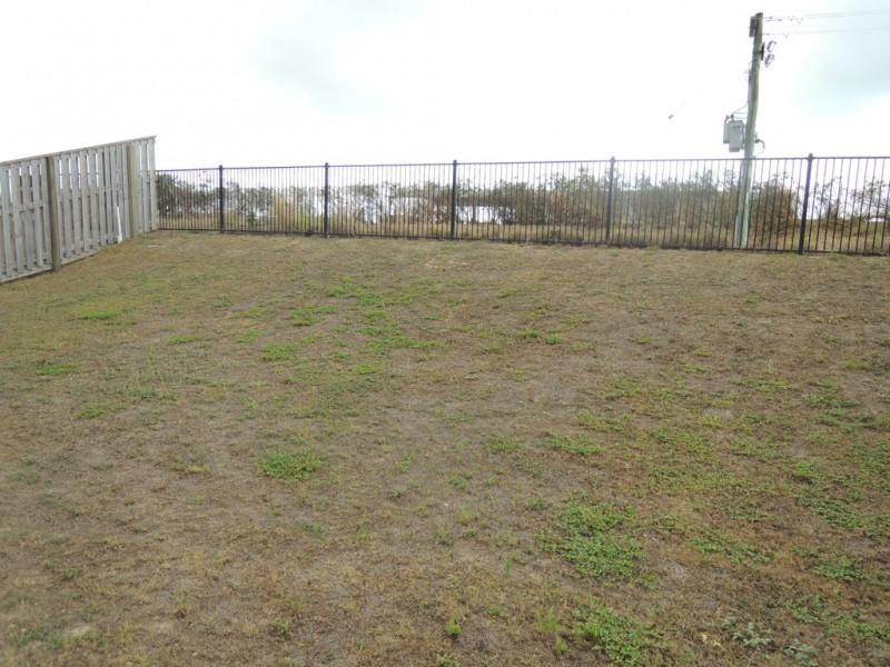 68 Schooner Ave, Shoal Point QLD 4750
