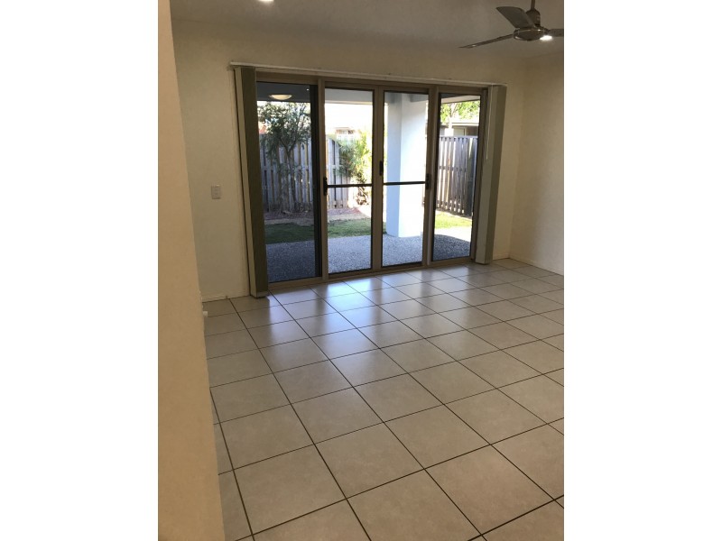 40 Scarborough Cct, Blacks Beach QLD 4740