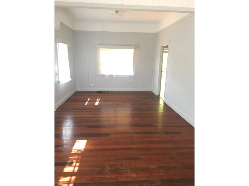 4 Pratt Street, South Mackay QLD 4740