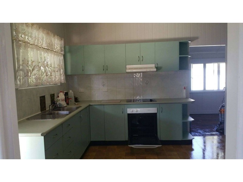 4 Pratt Street, South Mackay QLD 4740