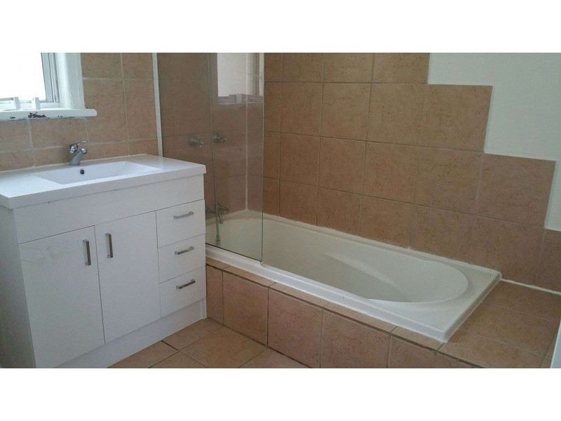 4 Pratt Street, South Mackay QLD 4740