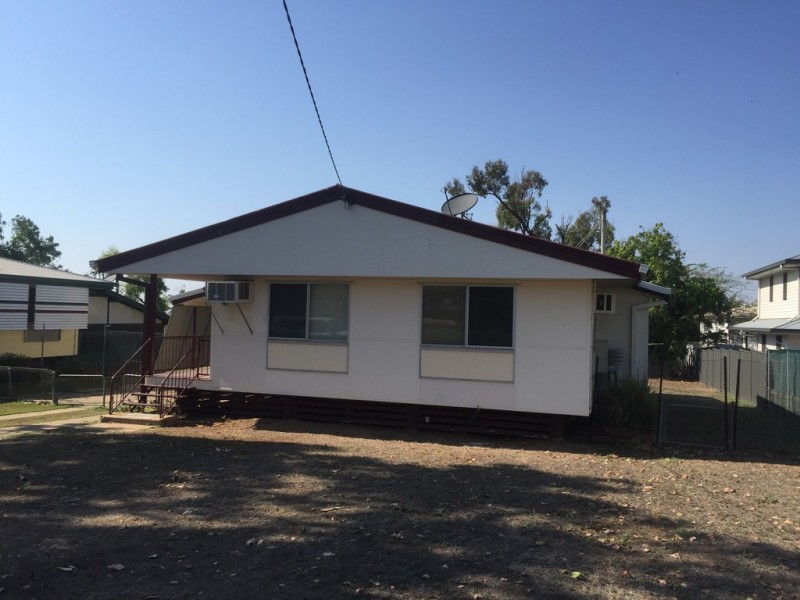 25 Lawson Drive, Moranbah QLD 4744