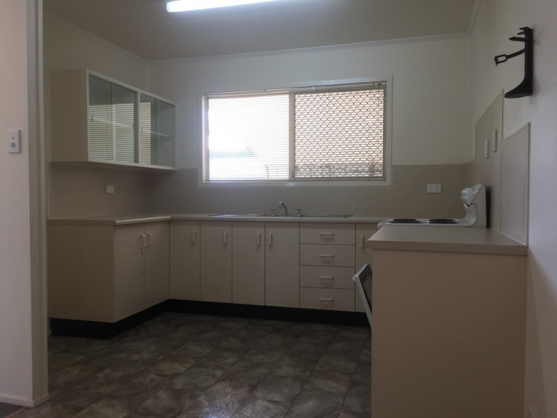 25 Lawson Drive, Moranbah QLD 4744