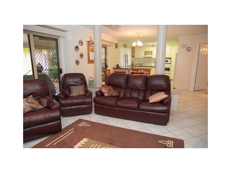 12 Caledonian Drive, Beaconsfield QLD 4740