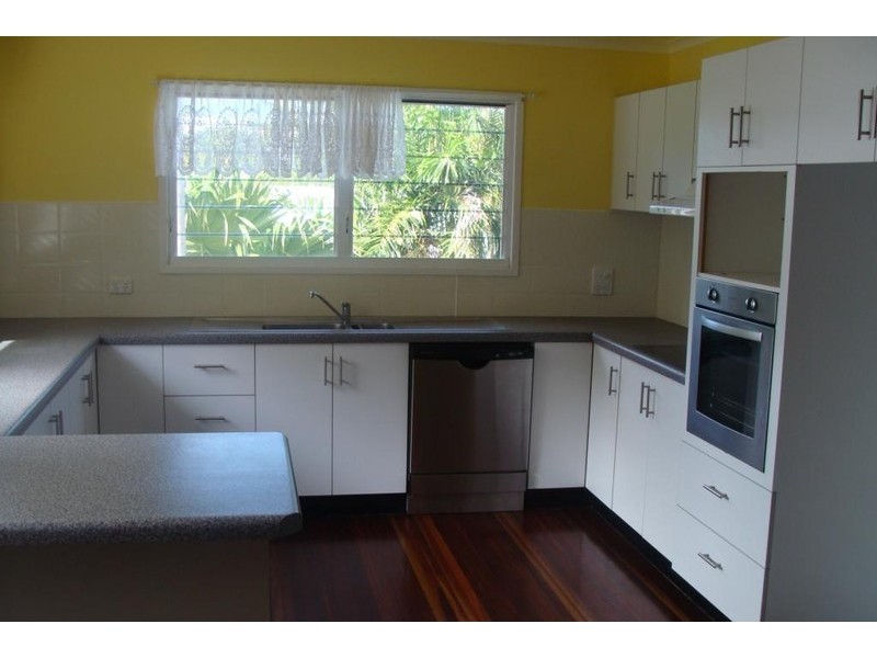 12 Denman Ave, Shoal Point QLD 4750