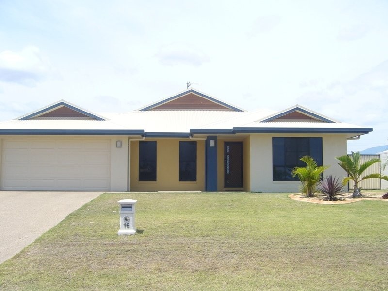 16 Macpherson Street, Moranbah QLD 4744