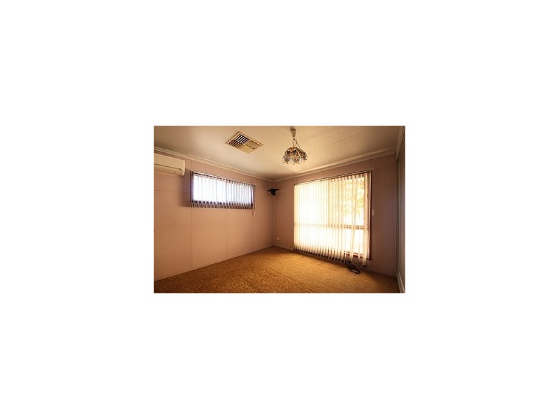 6 Bowen Court, Moranbah QLD 4744