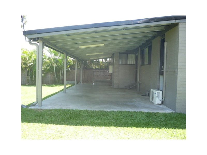 25 Hannah Crescent, Dysart QLD 4745