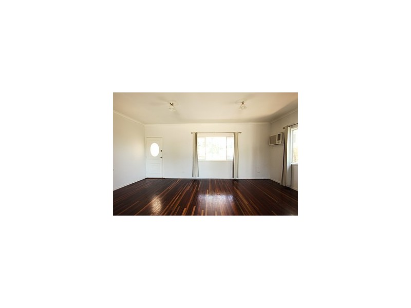 11 Rosewall Street, Moranbah QLD 4744