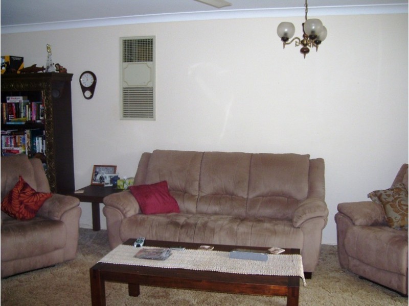 18 Ney Street, Moranbah QLD 4744