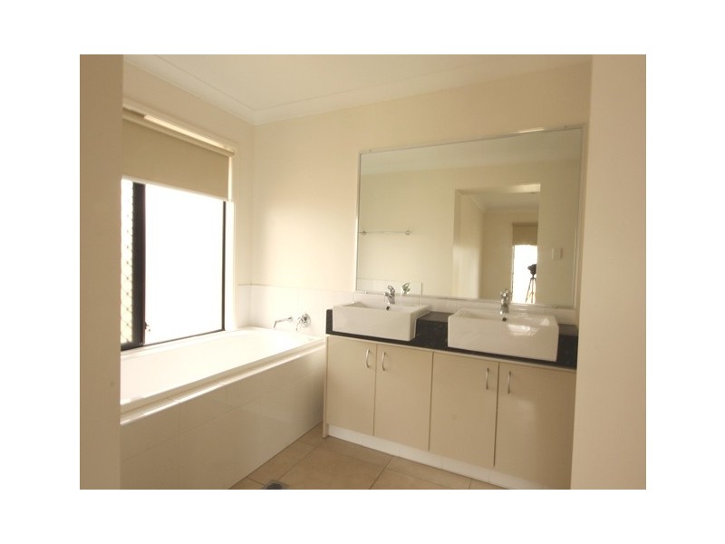 30 Naumann Street, Moranbah QLD 4744