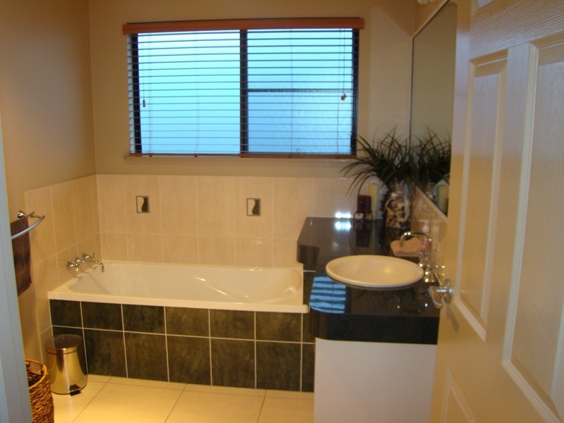 12 Gillies Court, Rural View QLD 4740