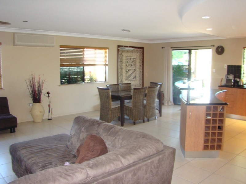 12 Gillies Court, Rural View QLD 4740