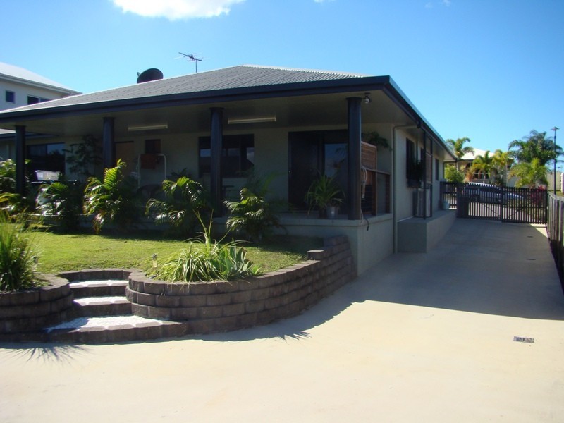 12 Gillies Court, Rural View QLD 4740