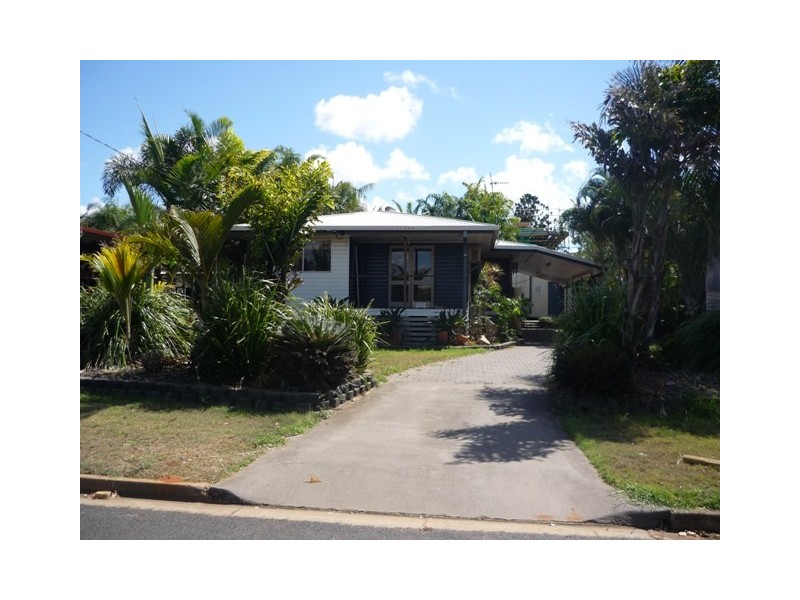 2 Burke Drive, Moranbah QLD 4744
