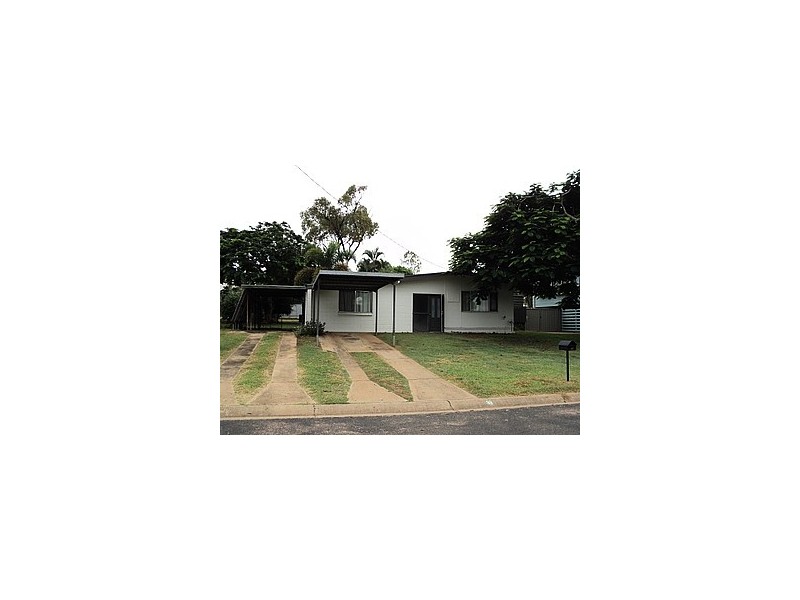 32 Archer Drive, Moranbah QLD 4744