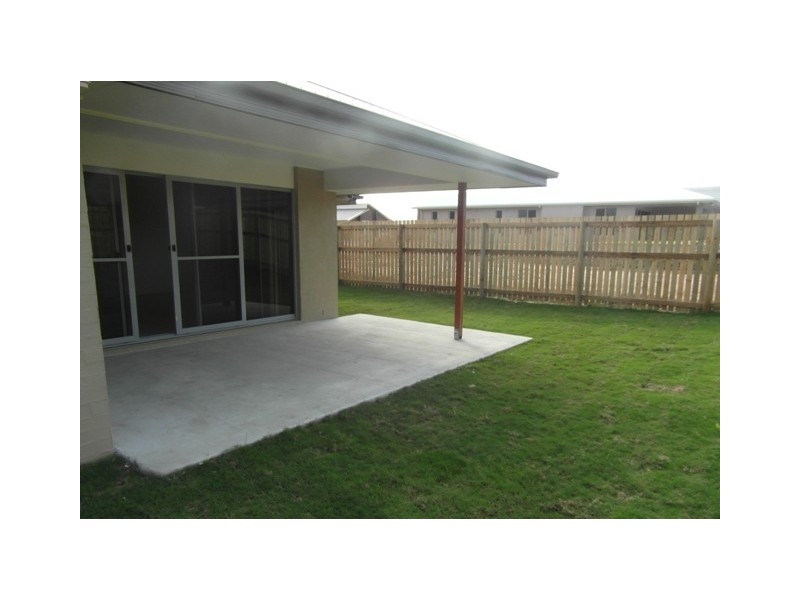 11 Yatay Street, Eimeo QLD 4740