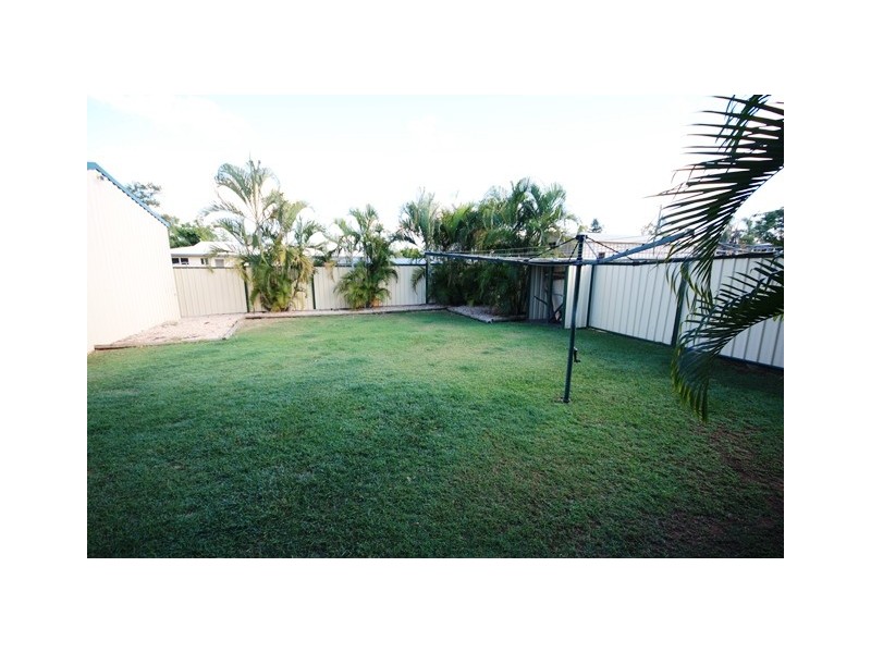 4 Brock Cres, Dysart QLD 4745