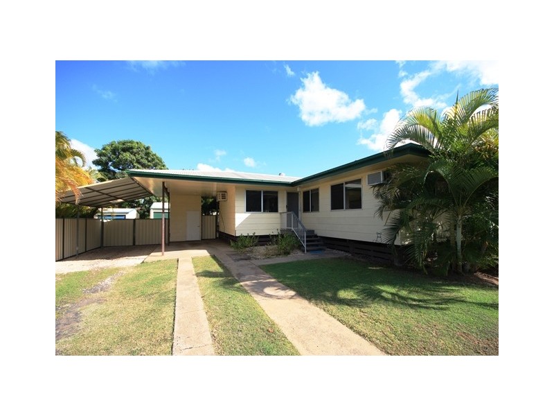 4 Brock Cres, Dysart QLD 4745