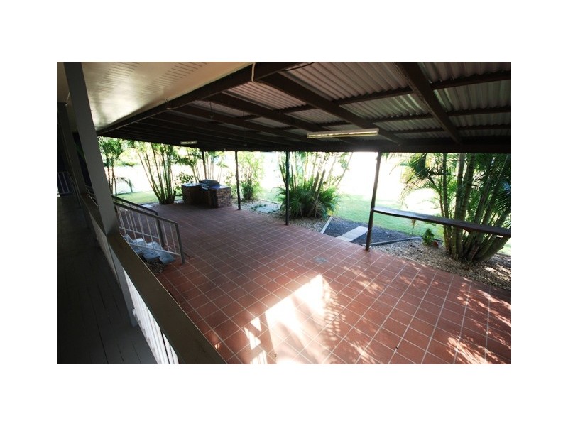 4 Brock Cres, Dysart QLD 4745