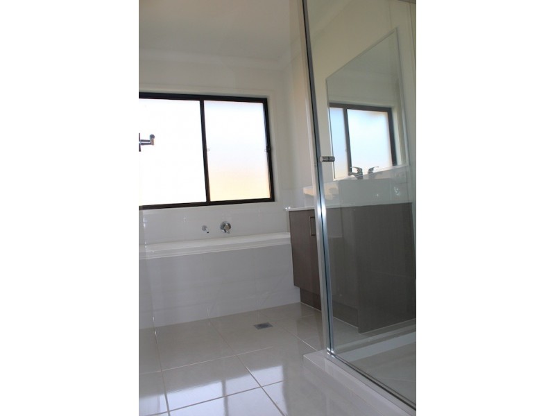 60 McGrath Street, Ooralea QLD 4740