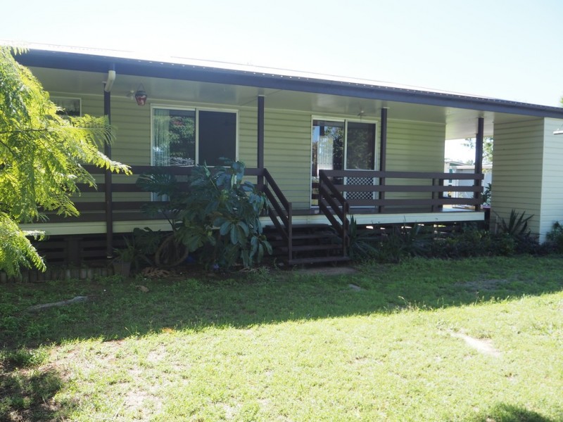 14 Middle Crescent, Dysart QLD 4745