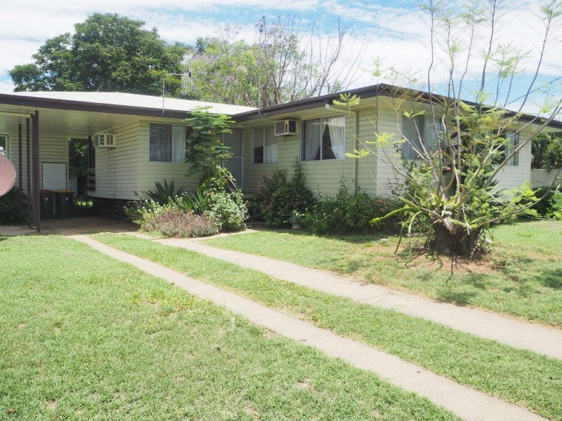 14 Middle Crescent, Dysart QLD 4745