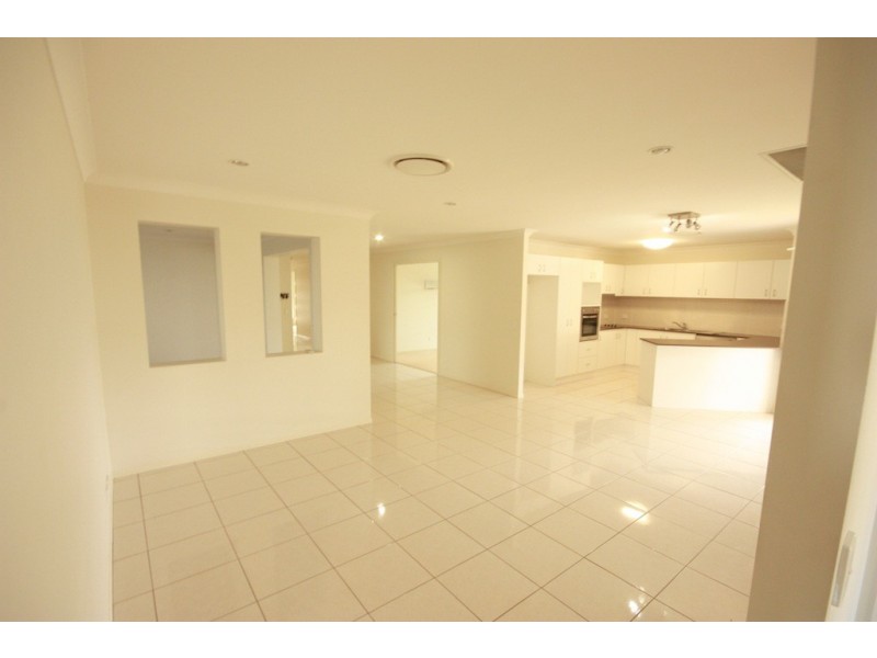 8 Bilgola Place, Blacks Beach QLD 4740