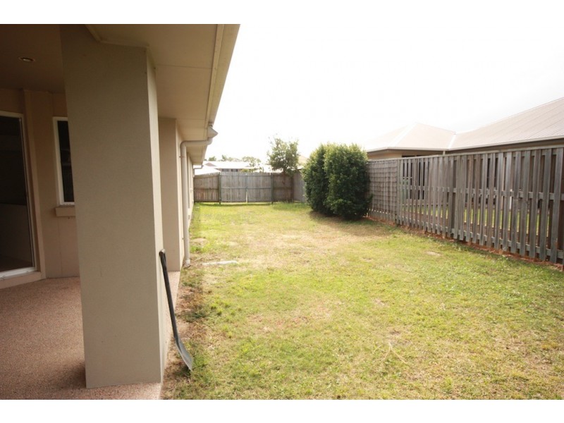 8 Bilgola Place, Blacks Beach QLD 4740