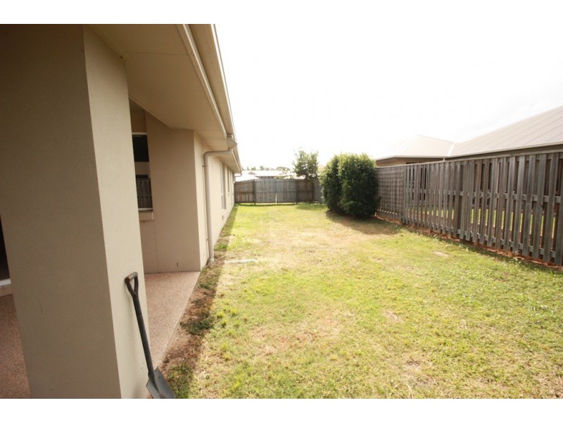 8 Bilgola Place, Blacks Beach QLD 4740