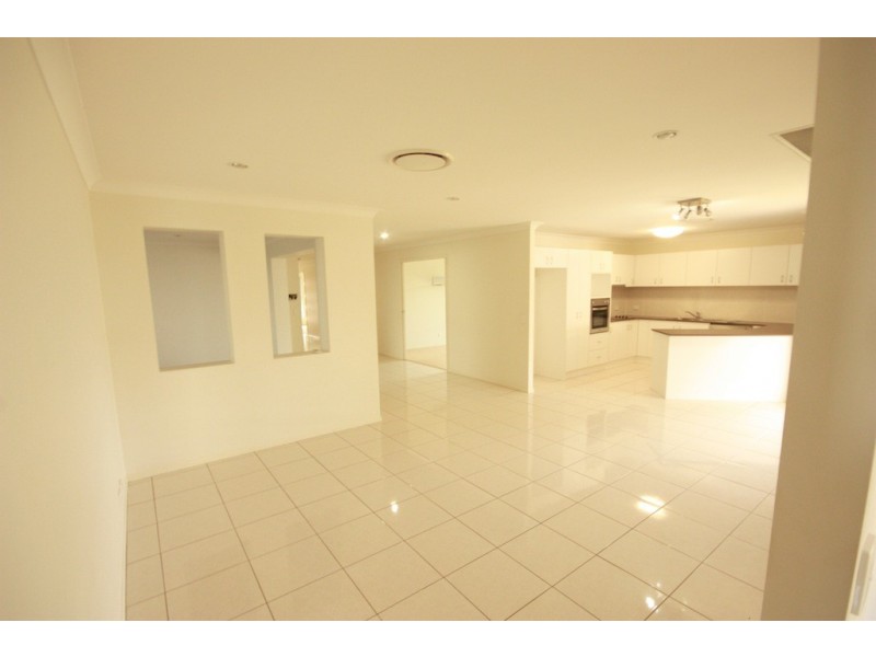 8 Bilgola Place, Blacks Beach QLD 4740