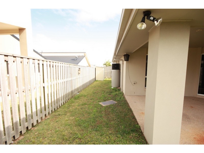 8 Bilgola Place, Blacks Beach QLD 4740