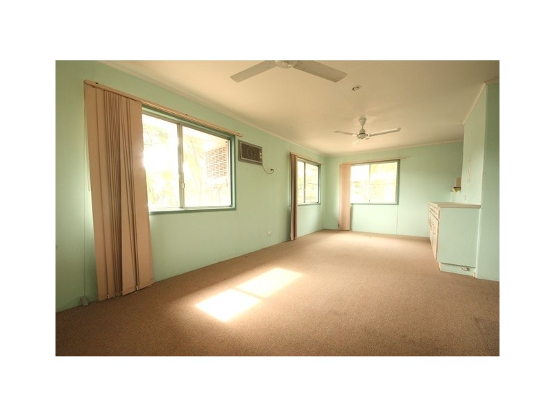 2 Harris Court, Moranbah QLD 4744