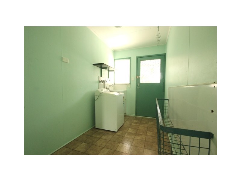 2 Harris Court, Moranbah QLD 4744