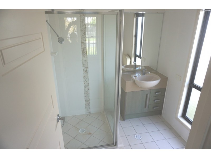 1 Narrabeen Street, Blacks Beach QLD 4740