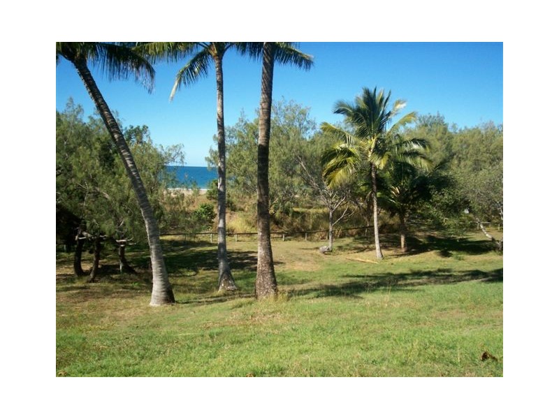 Unit 33 KOHUNA SANDS RESORT, Bucasia QLD 4750