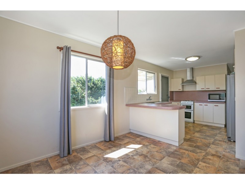 11 Wilson Crt, Eimeo QLD 4740