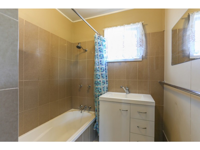 11 Wilson Crt, Eimeo QLD 4740