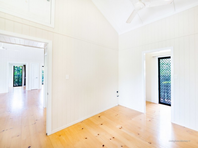 2/227 Slade Point Road, Slade Point QLD 4740