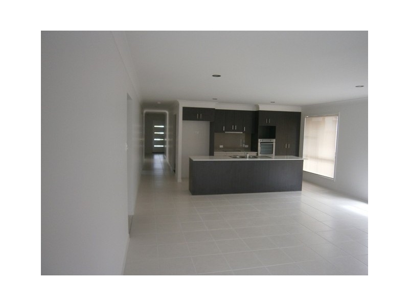 28 Scarborough Circuit, Blacks Beach QLD 4740
