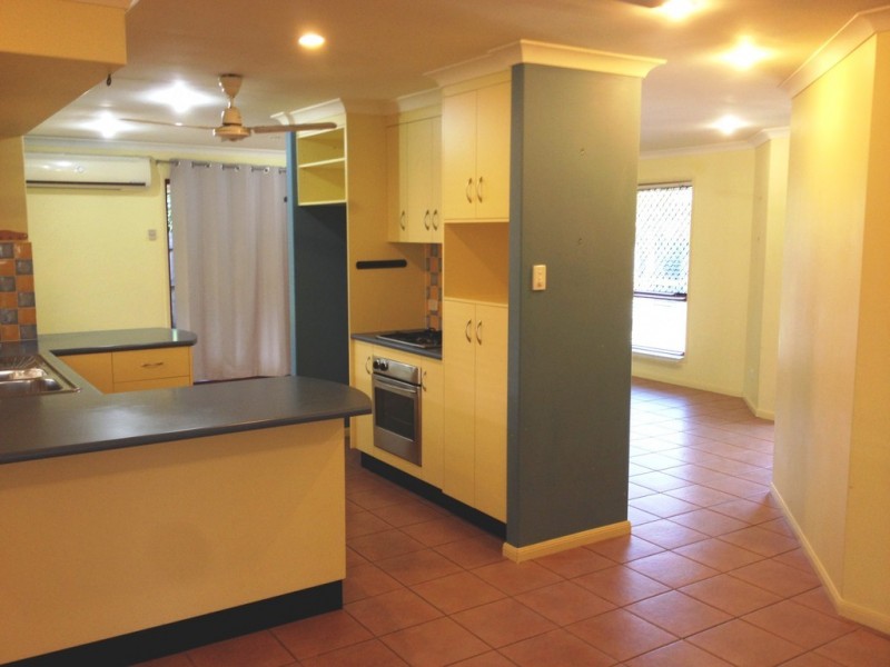 9 Culloden Place, Beaconsfield QLD 4740