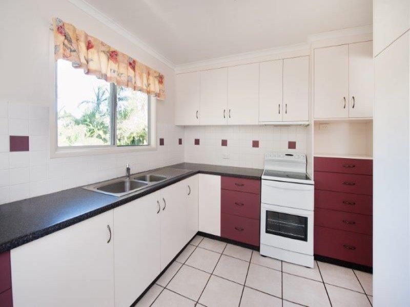 9 Peak Downs Hwy, Walkerston QLD 4751