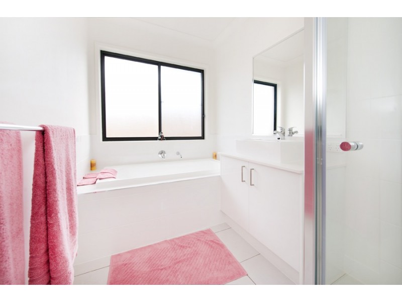 24 Balzan Drive, Rural View QLD 4740