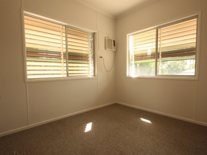 7 Bernborough Avenue, Moranbah QLD 4744